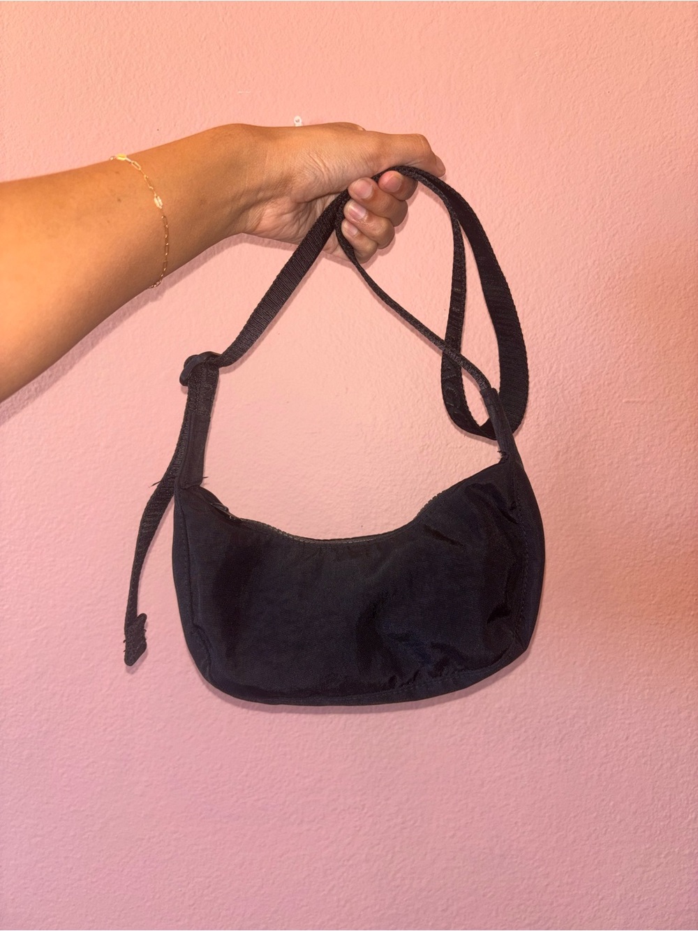 Baggu MINI Crescent Nylon Crossbody Bag Black - Picture 2 of 6